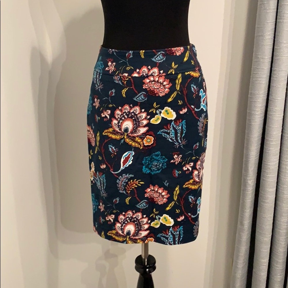 Loft skirt size 0.